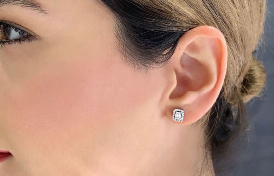 Yıl Başına Sevgiyle Girin; PIRLANTA BAGET KÜPELER