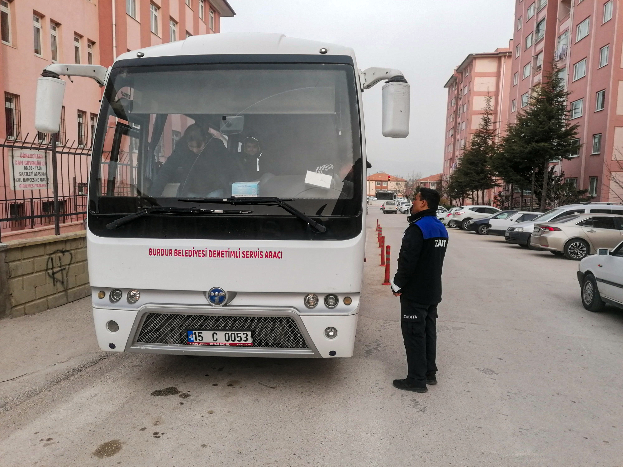 Zabıtalar servis araçlarını denetledi (2).jpeg