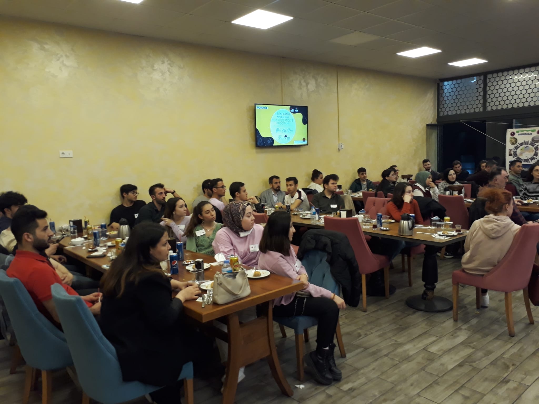 2022 Nisan 22 Burdurlu Öğrencilerimizle İftar HE (25).jpg