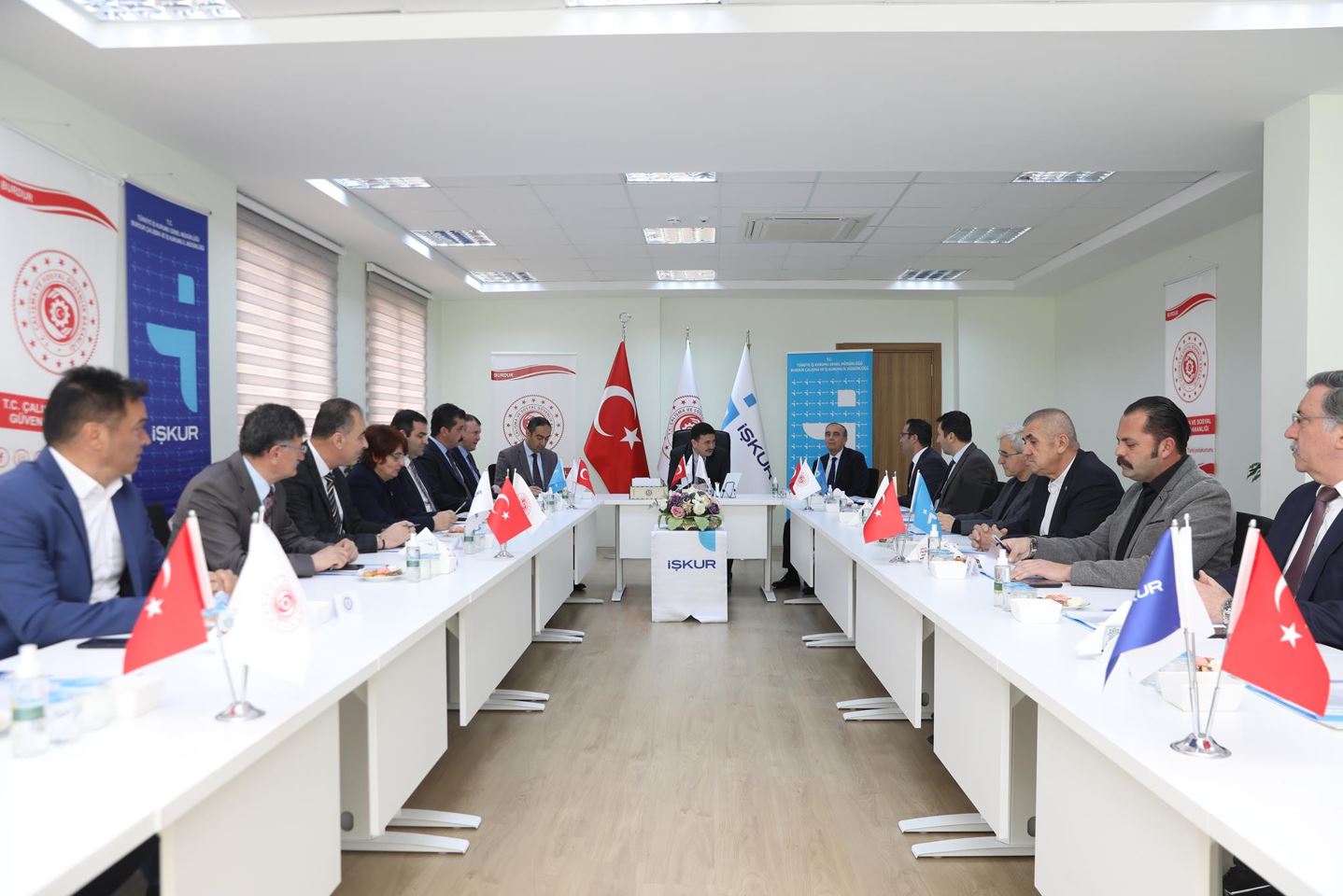  BURDUR'DA İL İSTİHDAM VE MESLEKİ EĞİTİM KURULU TOPLANTISI