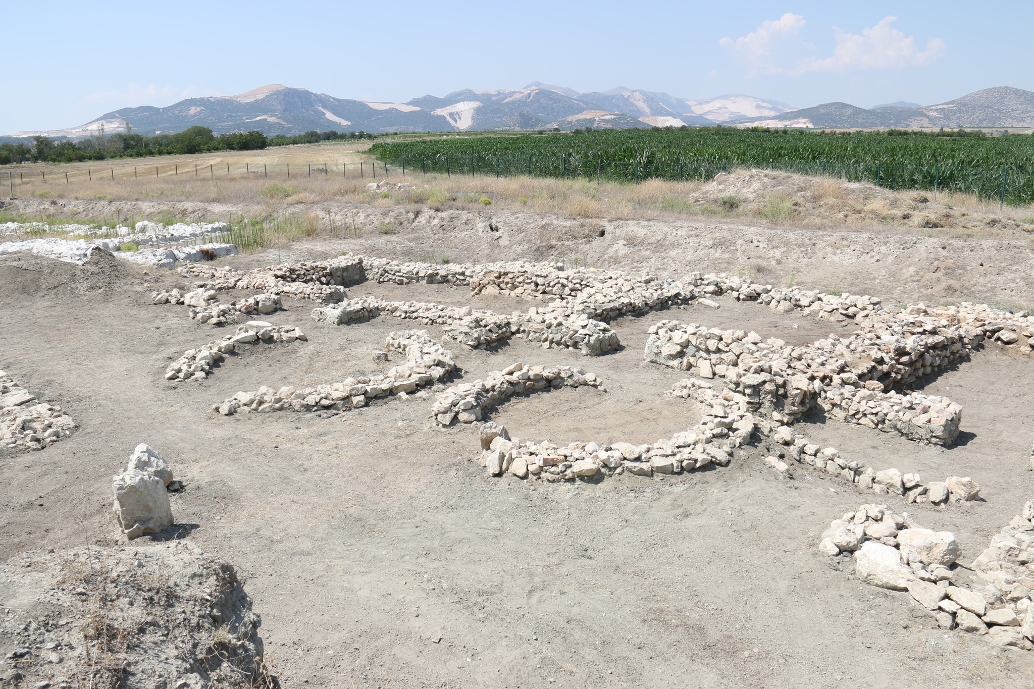 Vali Öksüz'den Hacılar Höyüğü'ne İnceleme Ziyareti